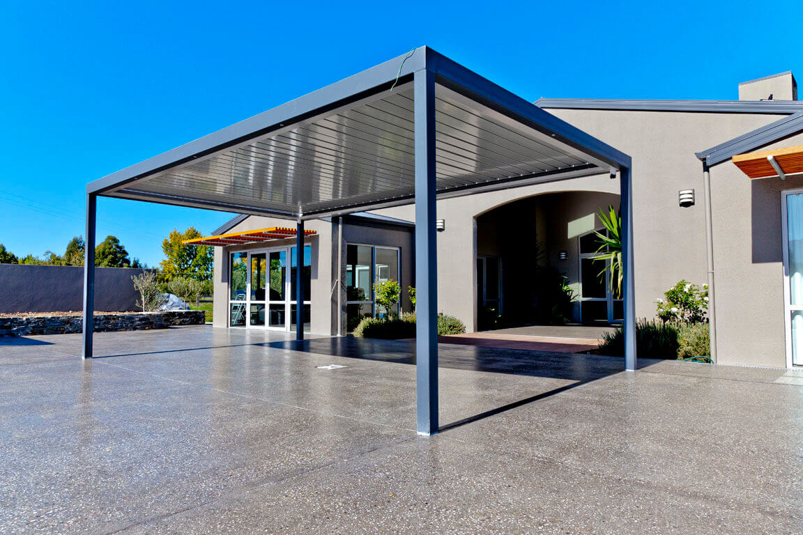 Solaris Opening Roof Alexandra_8-11369_hi-res.jpg